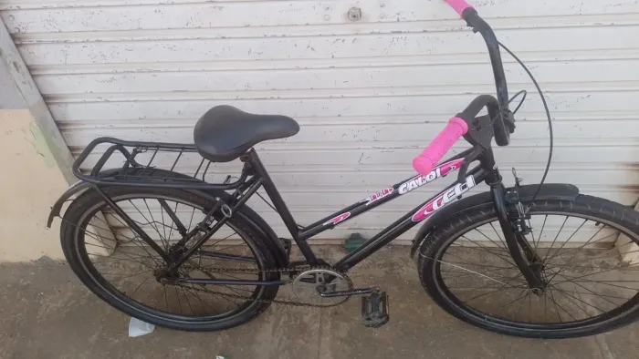 Vende se essa bicicleta nova entrego