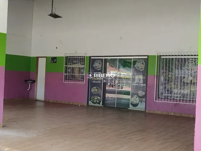 Casa com ponto comercial