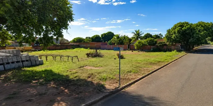 Terreno à venda em Flórida PR com 1.800m² para uso misto