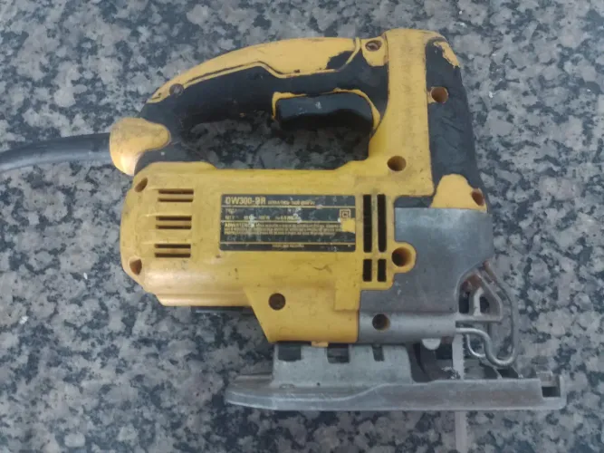 Serra tico tico DeWalt 
