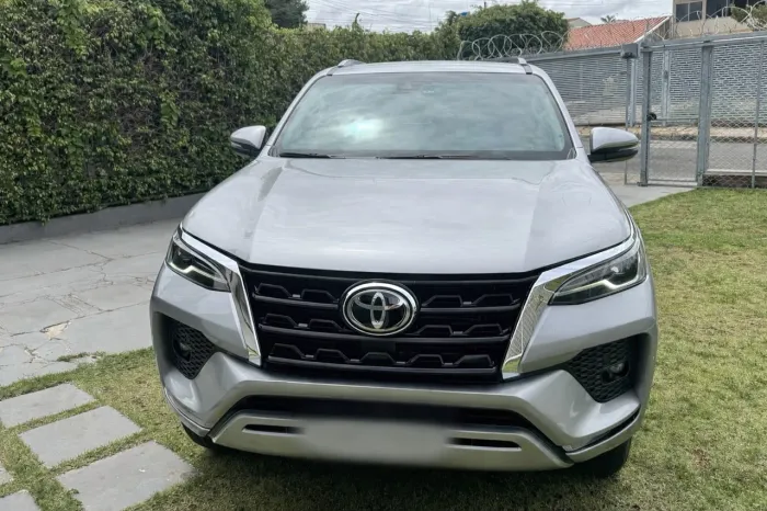 Toyota Hilux SW4 SRX 4X4 2.8 TDI 16V Dies. Aut. 2021