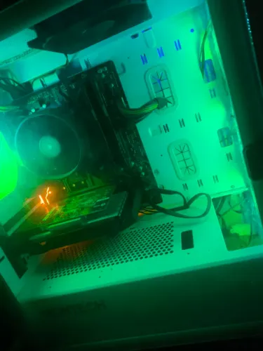 PC Gamer Ryzen 5 3500X + GTX 1650 | SSD 500GB + HD 1TB | Gabinete Aquário Branco