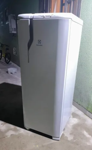 Geladeira Electrolux bem conservada - Entrego