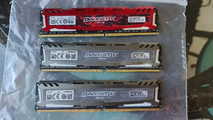 Memória ram DDR4 Crucial Ballistix (8gb total)