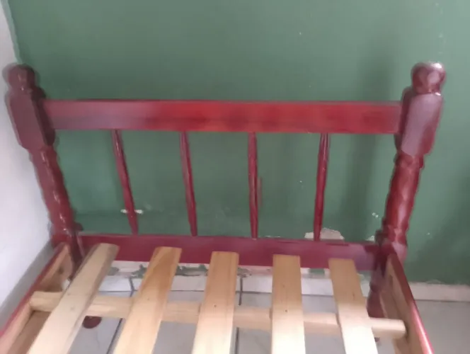 Cabeceira de cama solteiro madeira maciça