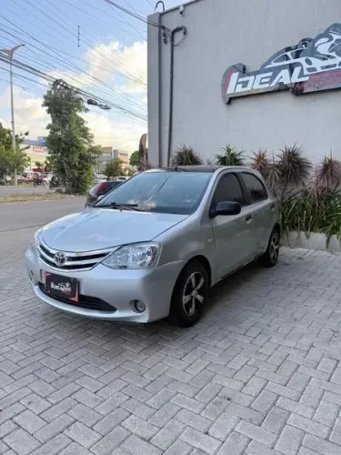 Toyota Etios 1.3 Flex 16V 5P Mec. 2013