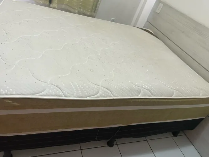 CAMA COM UM ANO DE USO