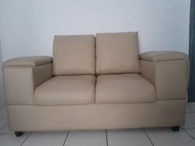 Vendo este sofá R$ 100 reais