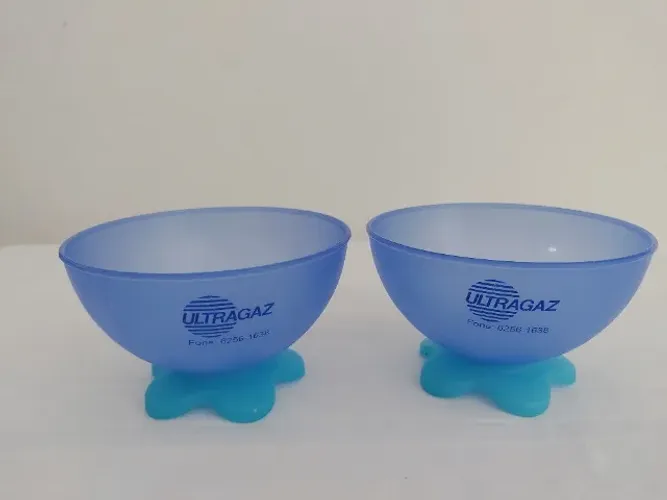 Potes de sobremesa promocionais da Ultragaz