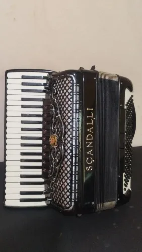 Acordeon 120 baixos