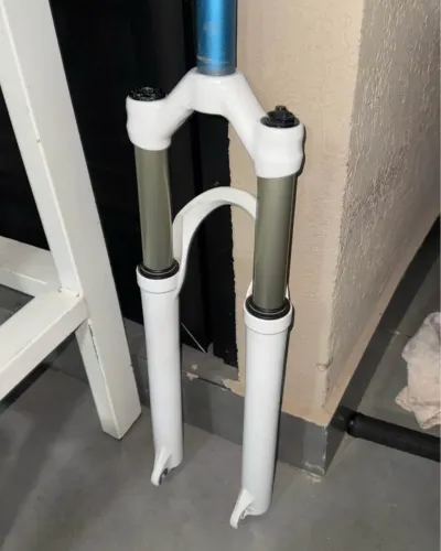 Vendo suspensão manitou rseven