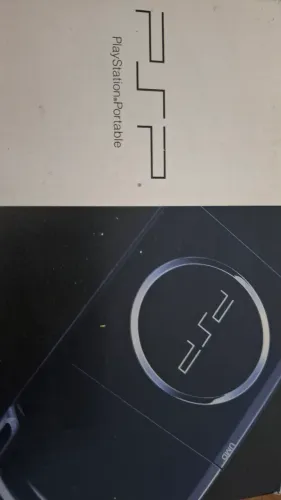 Vendo PSP 3006 Piano Black com Cartão de memória de 64 Gb e UMD Funcionando.