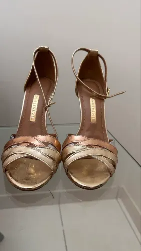 Sandália dourada Via Marte