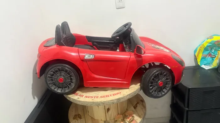 Carro elétrico infantil