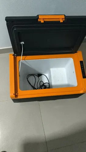 Geladeira elbar usei 1 ano só na empresa praticamente nova