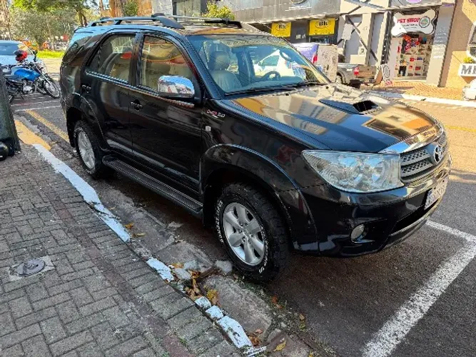 Toyota Hilux SW4 SRV D4-d 4X4 3.0 TDI Dies. AUT 2010