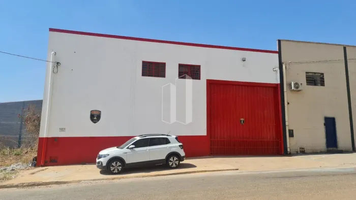 Galpão comercial à venda no Parque Oeste Industrial - Goiânia