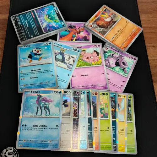 Lote 65 cartas Pokémon TCG com 10 brilhantes LT12