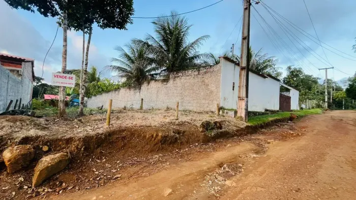 Lote à Venda em Itacaré Km 5 | 7x28 m, Plano, Frente de Rua, 800 m da Pista, Ideal para Co