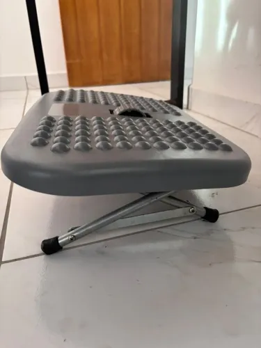 Apoio para os Pés com Regulagem de Altura e Inclinação com Balanço