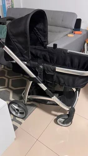 Carrinho Infanti Epic Lite Ts Duo preto e prata  (Usado)