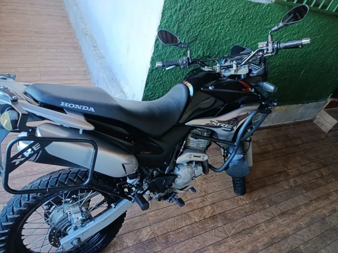 Vendo XRE 300 2011 toda revisada