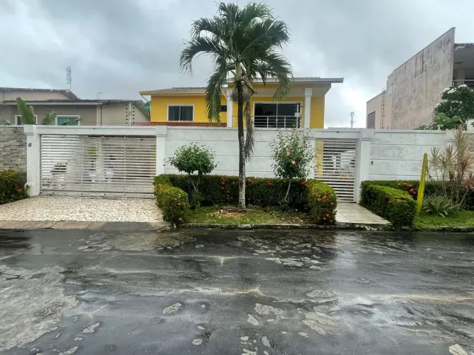 VENDO UMA LINDA CASA NO CONDOMÍNIO PONTA NEGRA 1