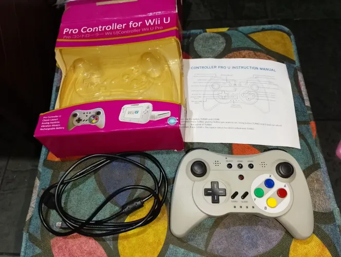Pro Controller WiiU usado leia