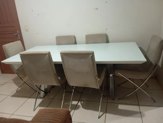 Vende se messa de vídro