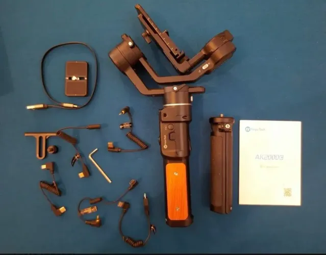 ?Gimbal FeiyuTech AK2000C Estabilizador 3 Eixos para Câmera - Pouquíssimo Uso