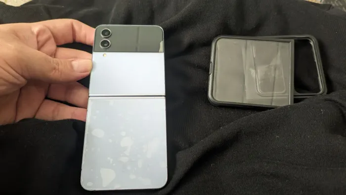 Samsung galaxy Z Flip 4