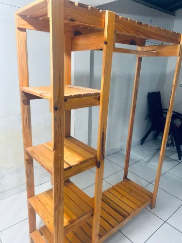 Vendo closet de madeira