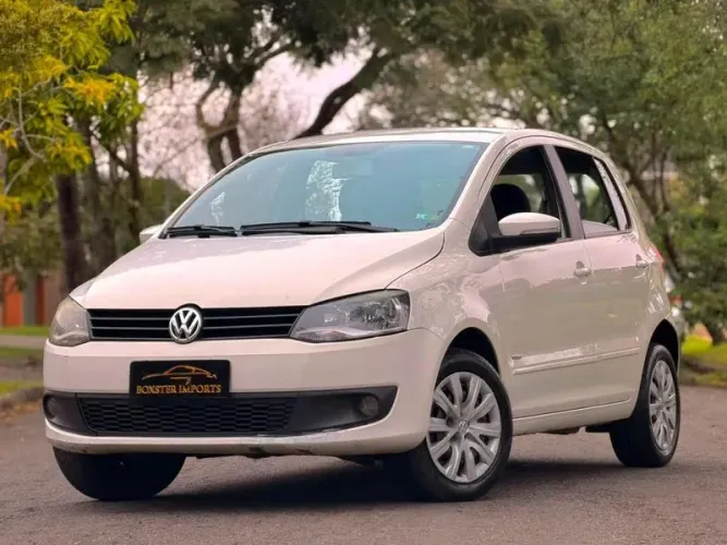 Volkswagen Fox 1.0 MI Total Flex 8V 5P 2013