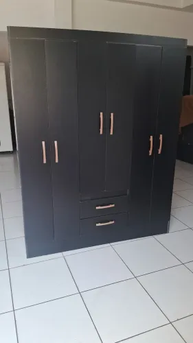 Vendo guarda roupa bem conservado 450 reais entrego