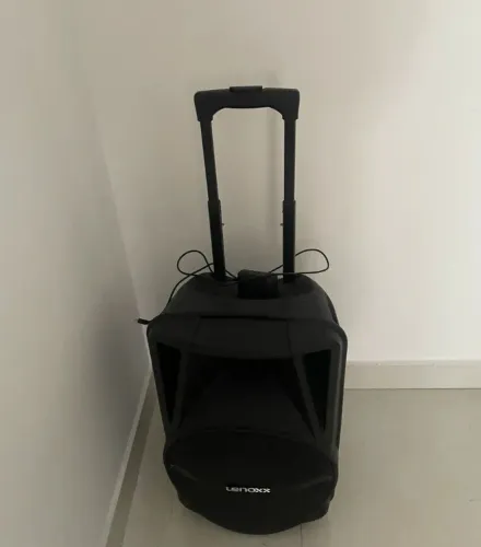 Caixa de som amplificadora portátil