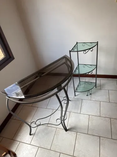 Conjunto de aparadores de ferro forjado com vidro temperado 