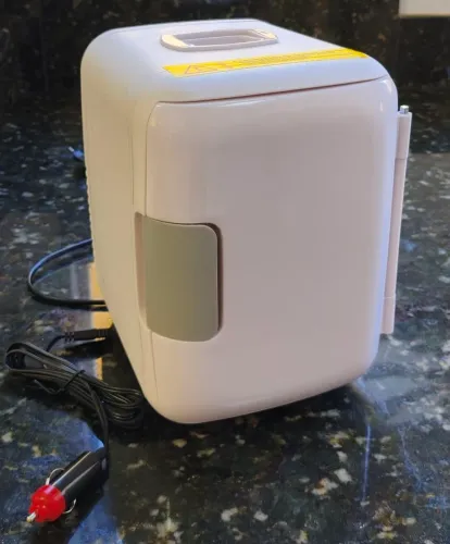 Mini Geladeira Portátil 4L - Perfeita para Skincare, Cosméticos ou Carro