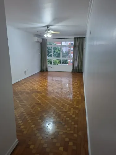 Apartamento para aluguel contendo 3 quartos e garagem fechada na Ponta da Praia - Santos -