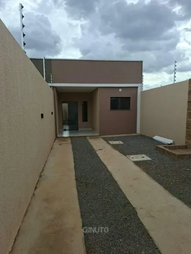 Casa para Aluguel em Juazeiro do Norte | 2 Quartos (1 Suíte) | Quintal