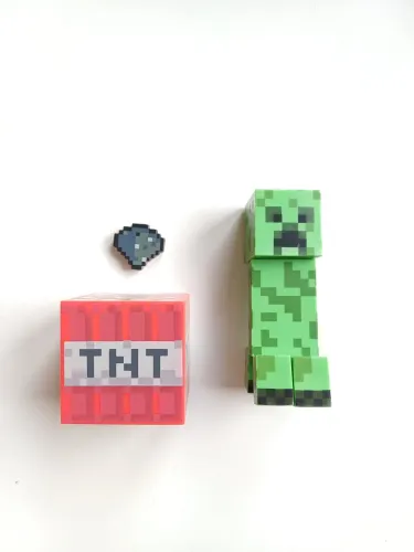 Minecraft Core Creeper com Acessórios