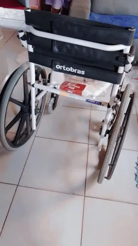 Cadeira de rodas para banho 