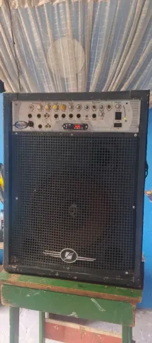 Caixa amplificada 2000 Whatts
