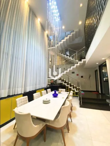 Casa de 300m² Alto Padrão no Condomínio Arujá 5 | 4 Suítes, Porteira Fechada, Piscina Aque