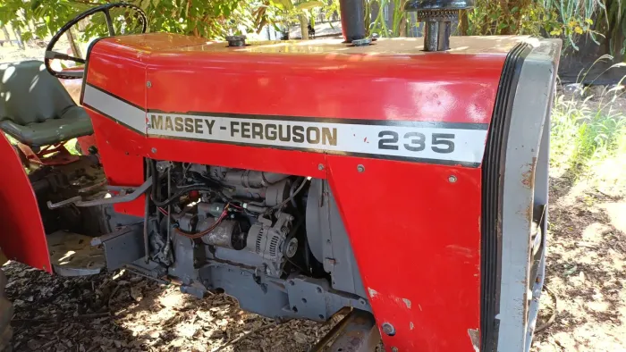 Massey Ferguson 235