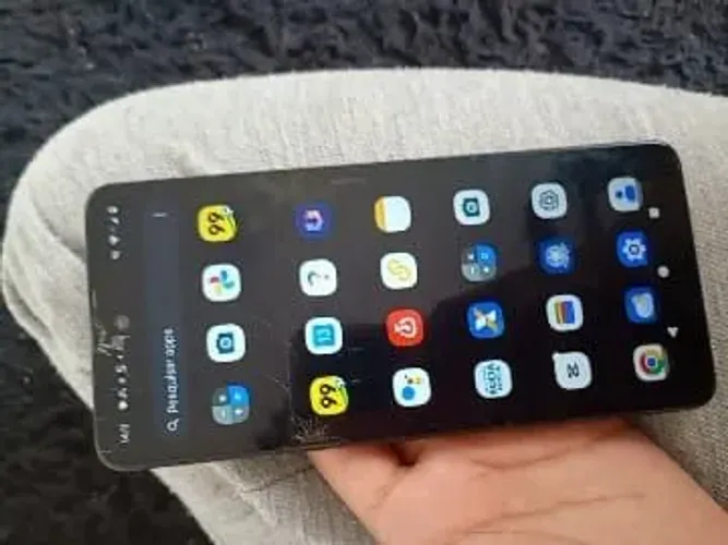 Moto g04s, bom de memória funcionando tudo "tela quebrada"