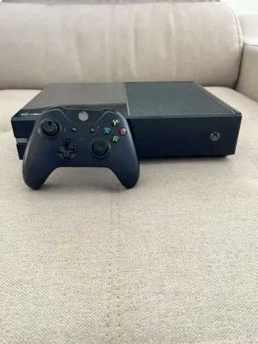 Xbox One Fat + 10 jogos com controle e kinect.