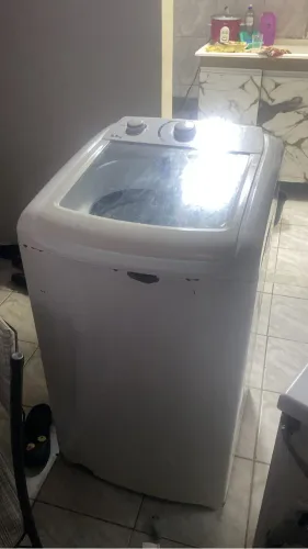 Vendo máquina lavar valor 450, funcionando normal. Motivo da venda ganhei outra