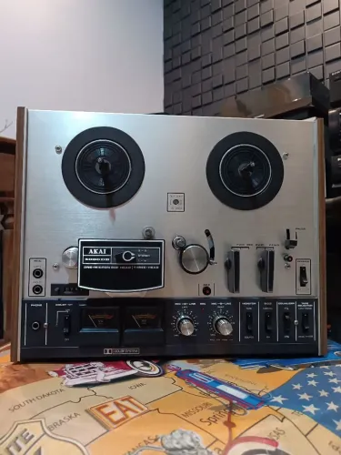 Tepe deck rolo Akai 4000DB muito novo e revisado 