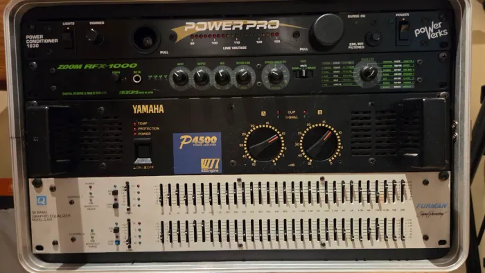 RACK DE AUDIO PROFISSIONAL 