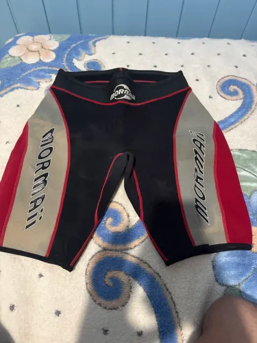 Bermuda usada mormaii de natação 